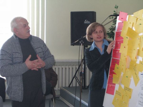Prezentacja wyników pracy grupy "społecznej" - Magda Muras i Andrzej Rutkowski 